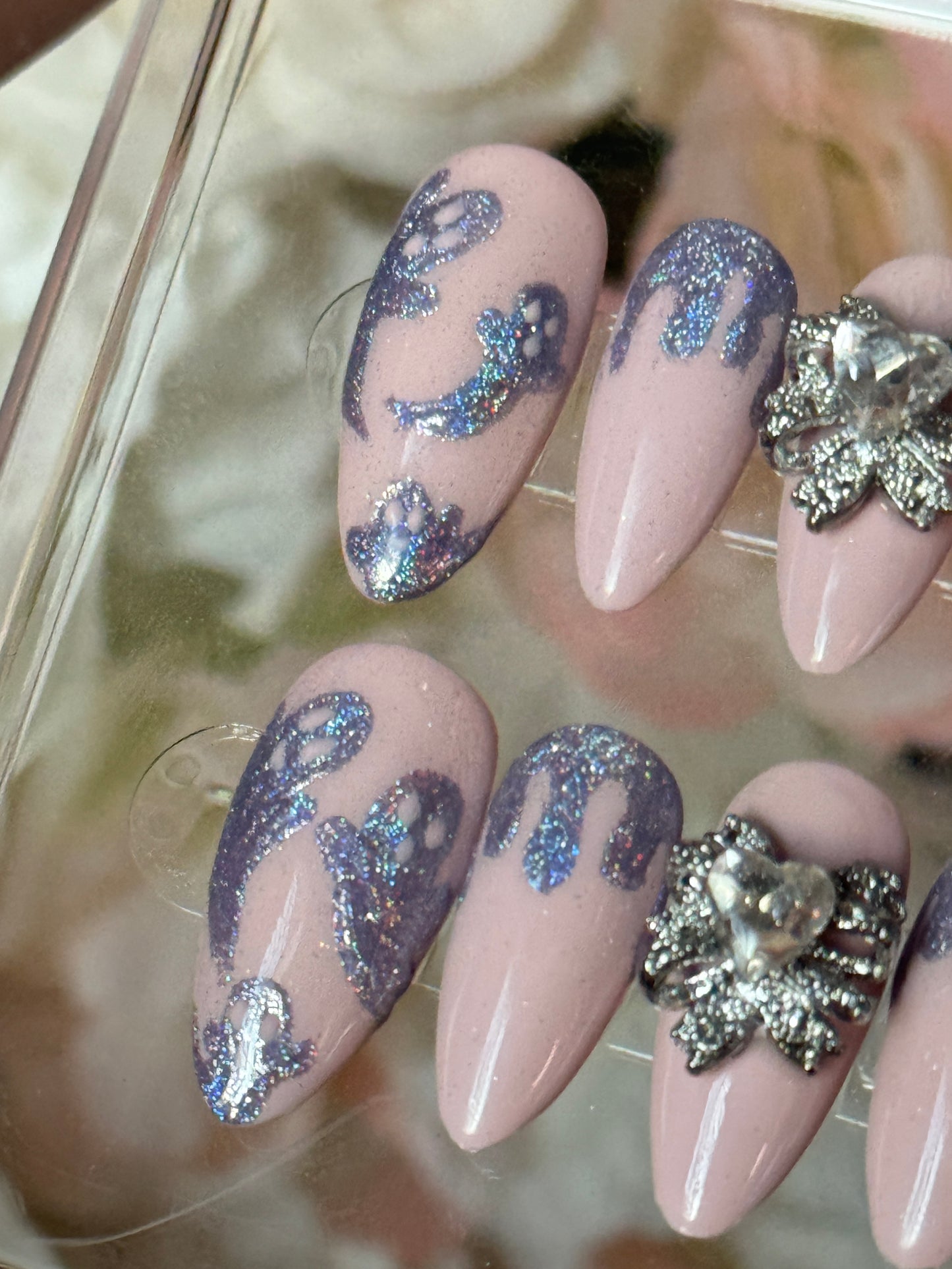 ‘Glam Ghouls’ Spooky Season Reusable Press on Nailss