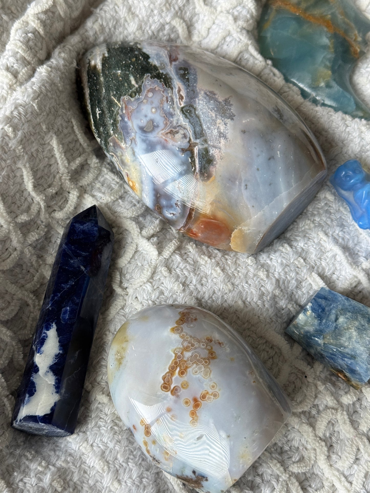 STEAL DEAL💙 Moody Blue Crystal Bundle ✨