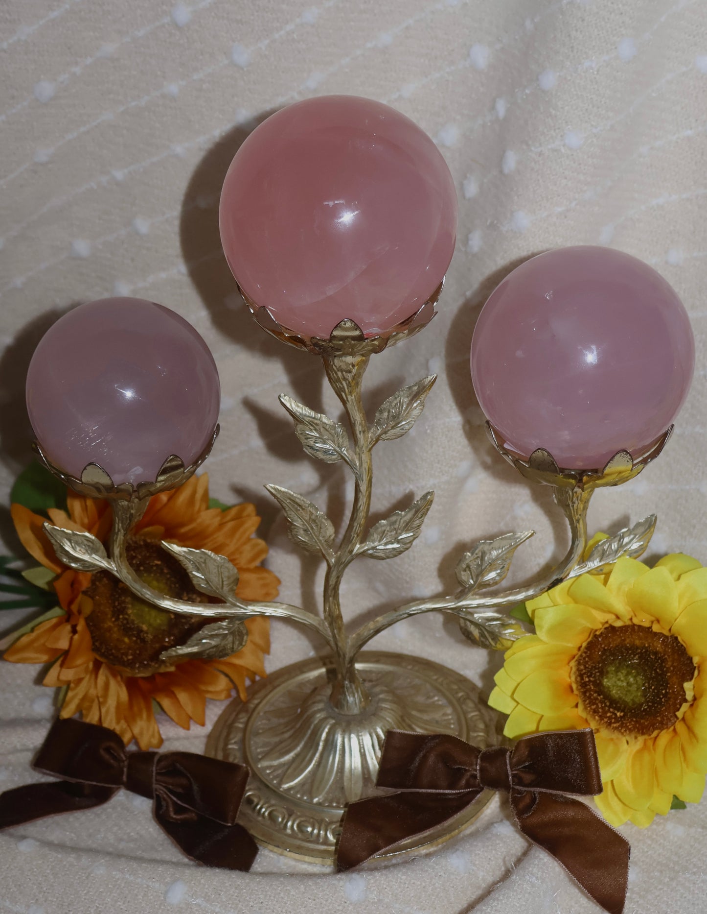 Vintage Gold Lotus Flower Trio Sphere Stand