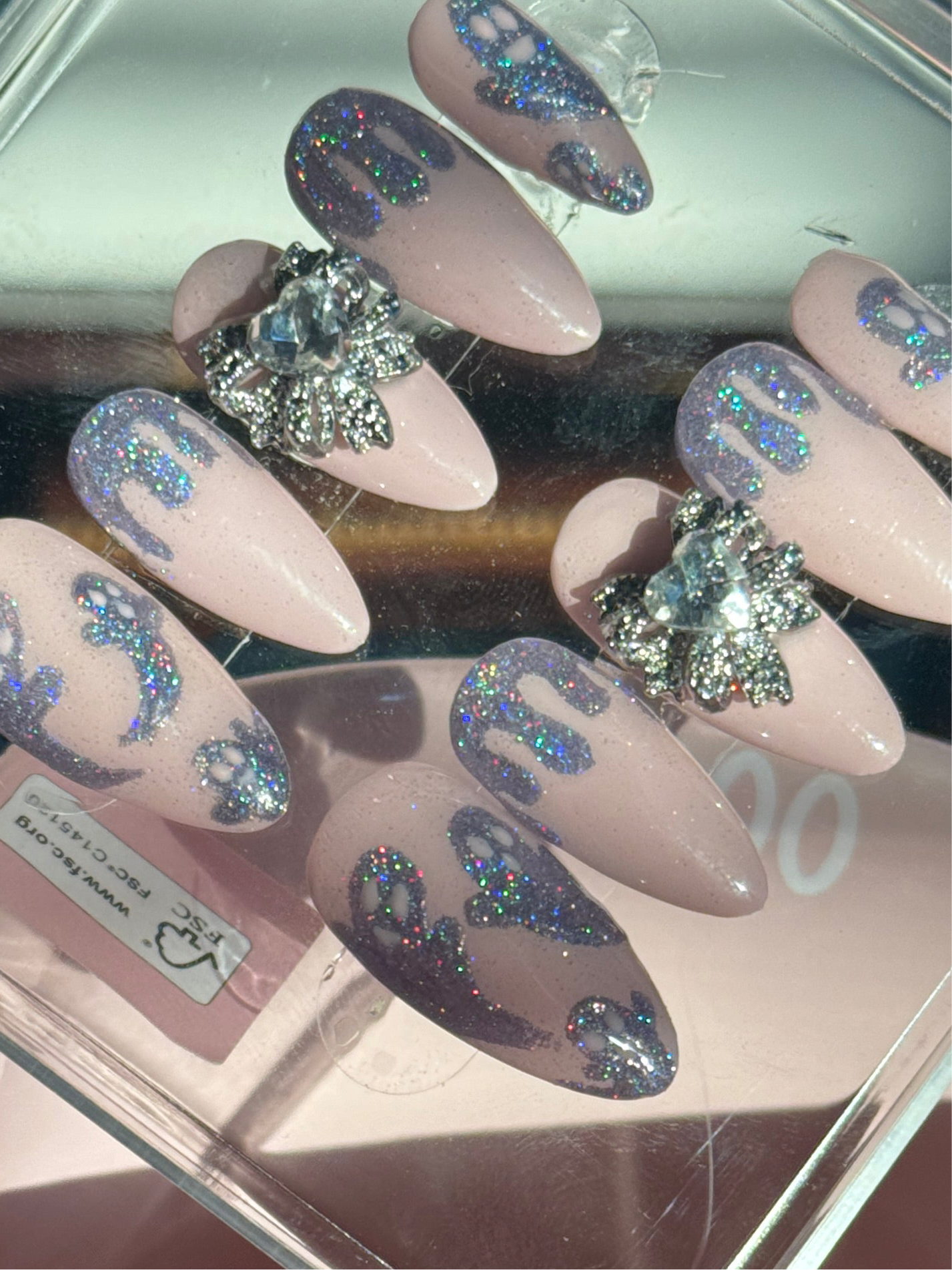 ‘Glam Ghouls’ Spooky Season Reusable Press on Nailss