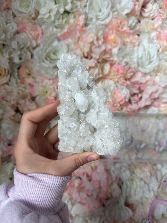 Diamond apothyllite specimen C 💎✨