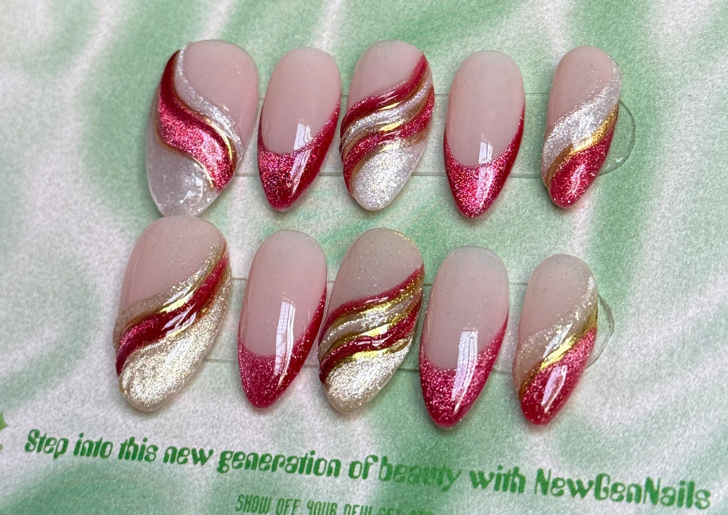 Cat Eye Christmas Wonderland Reusable Press on Nails